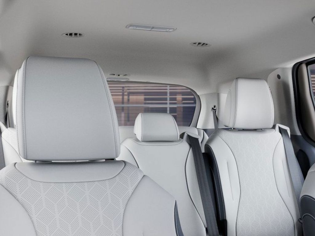 2025 Kia Carnival EX photo 27