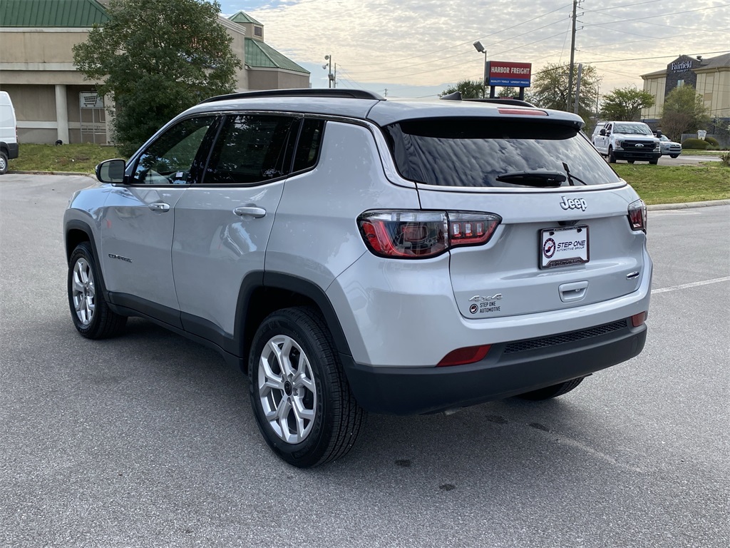 2025 Jeep Compass Latitude photo 7