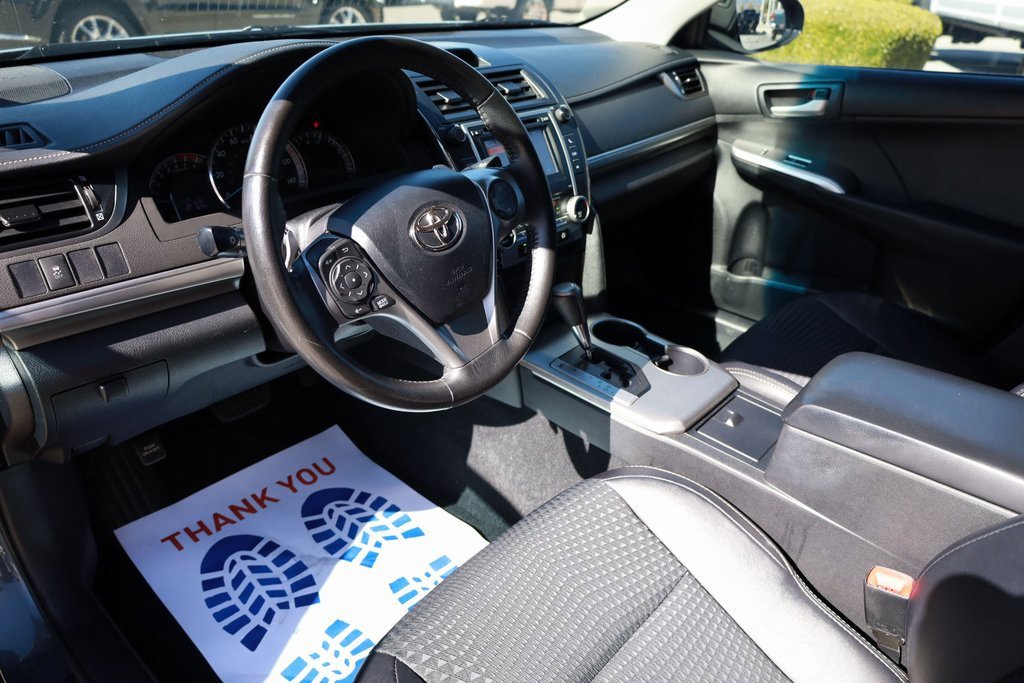 2012 Toyota Camry L photo 12