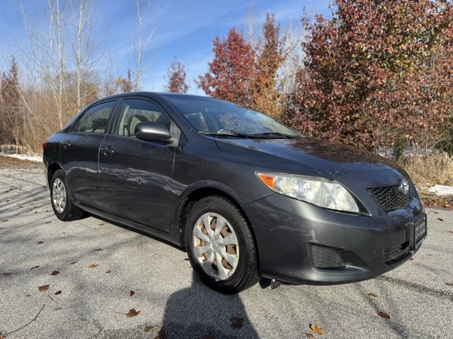 2009 Toyota Corolla LE photo 3