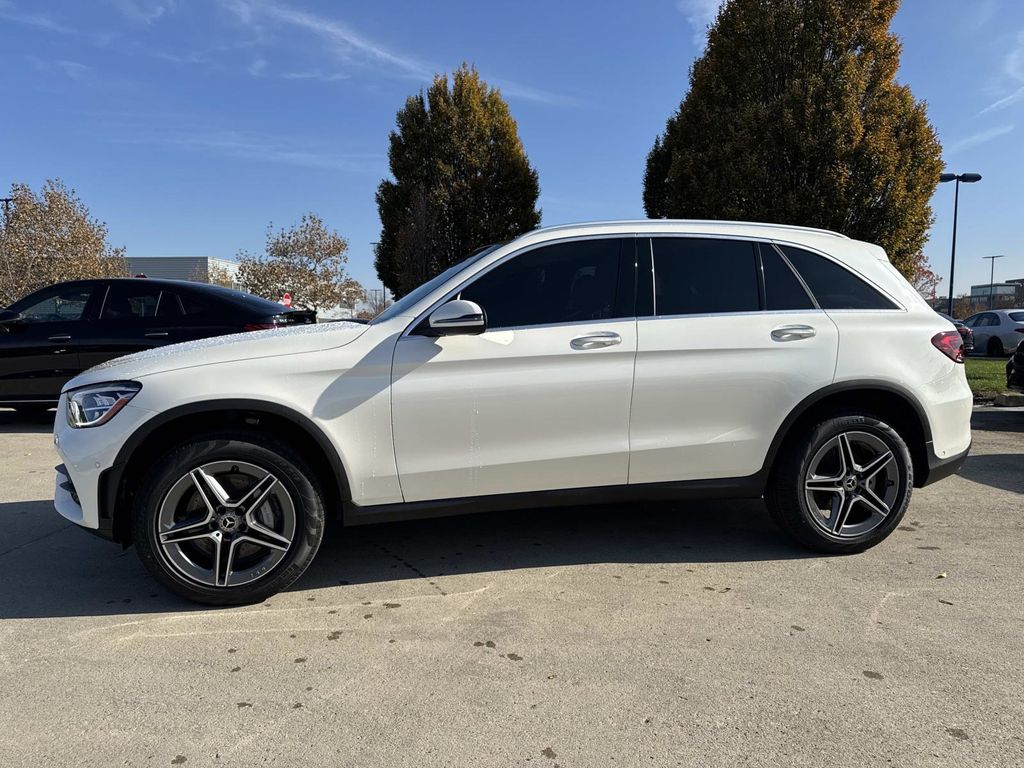 2022 Mercedes Benz GLC 300 4MATIC photo 2