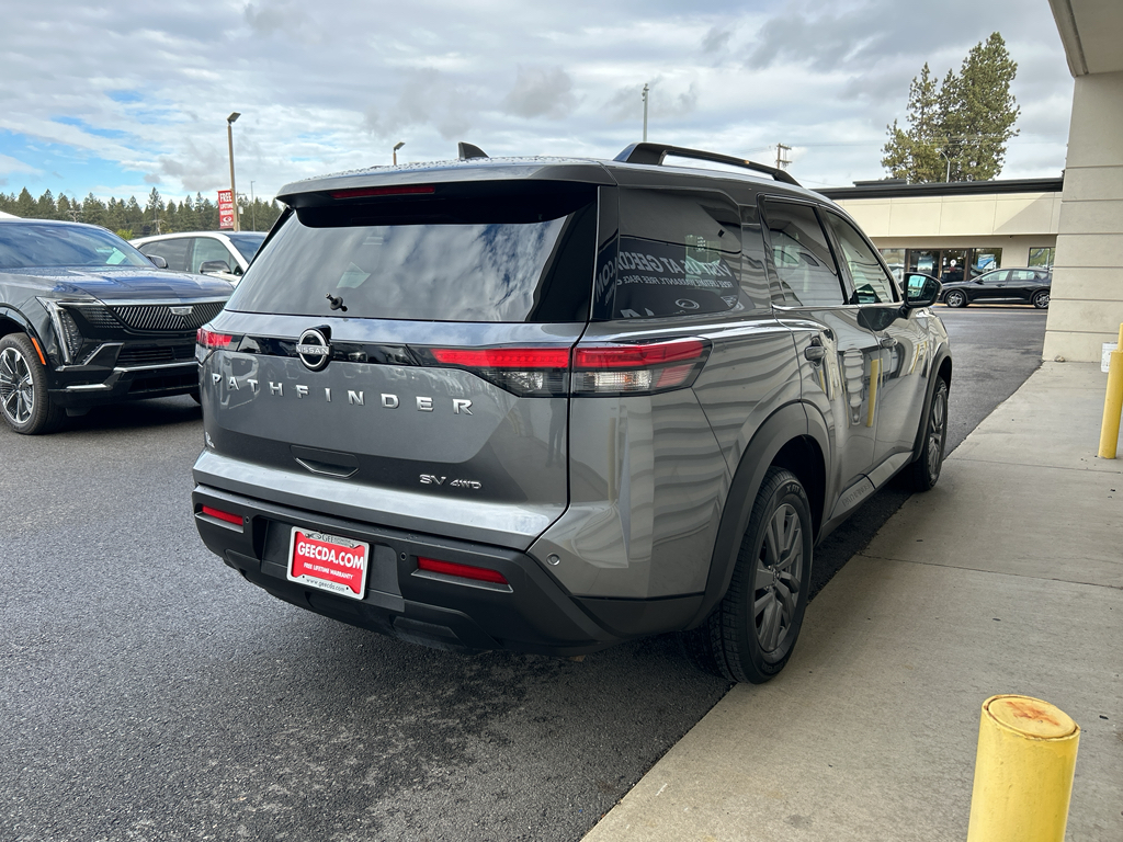 2024 Nissan Pathfinder SV photo 3