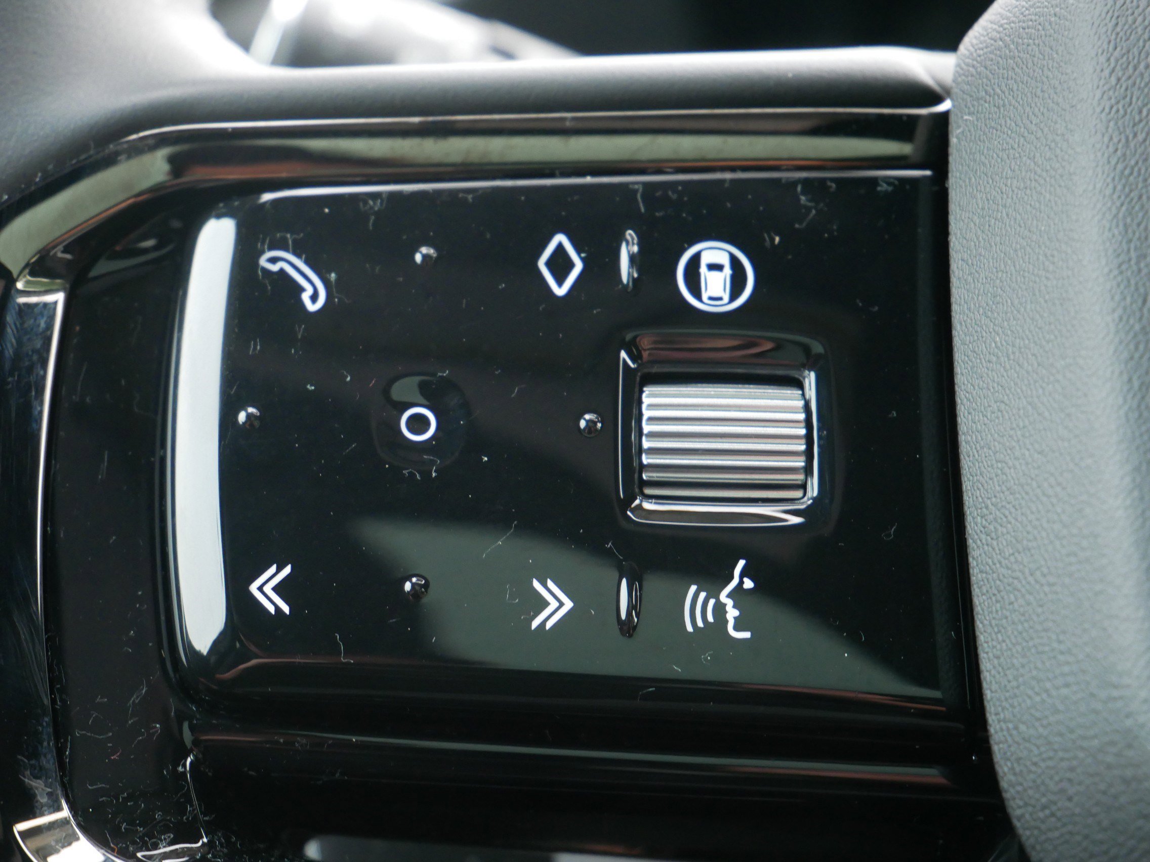 2025 Land Rover Range Rover Evoque S photo 19