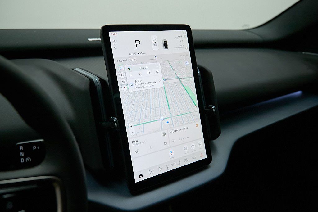 2025 VOLVO EX30 - Image 14