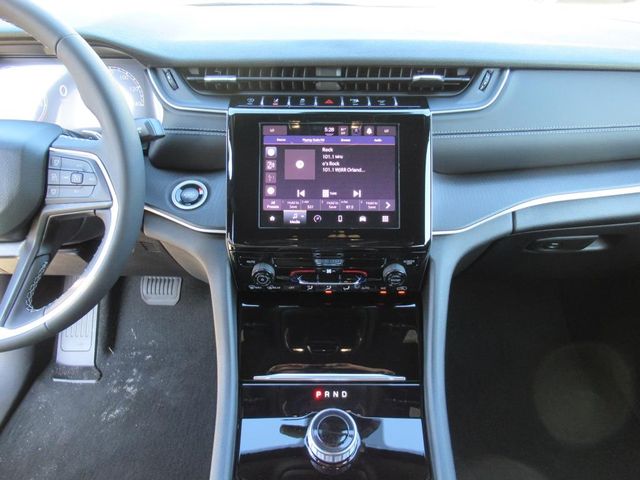 2025 Jeep Grand Cherokee Laredo photo 20
