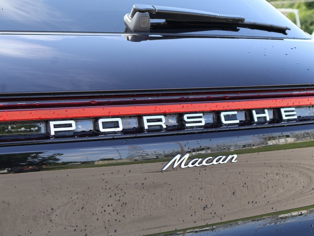 2024 Porsche Macan T photo 6