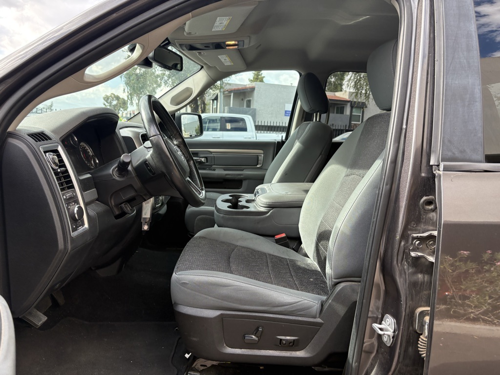 2019 Ram 1500 SLT photo 8