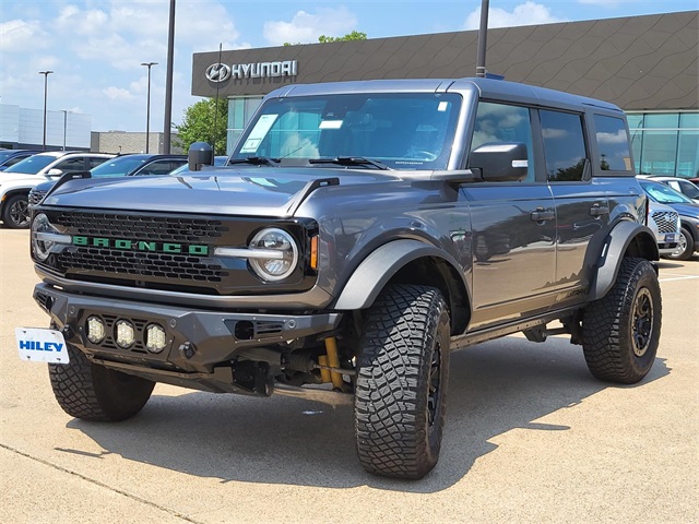 2022 Ford Bronco Wildtrak photo 2