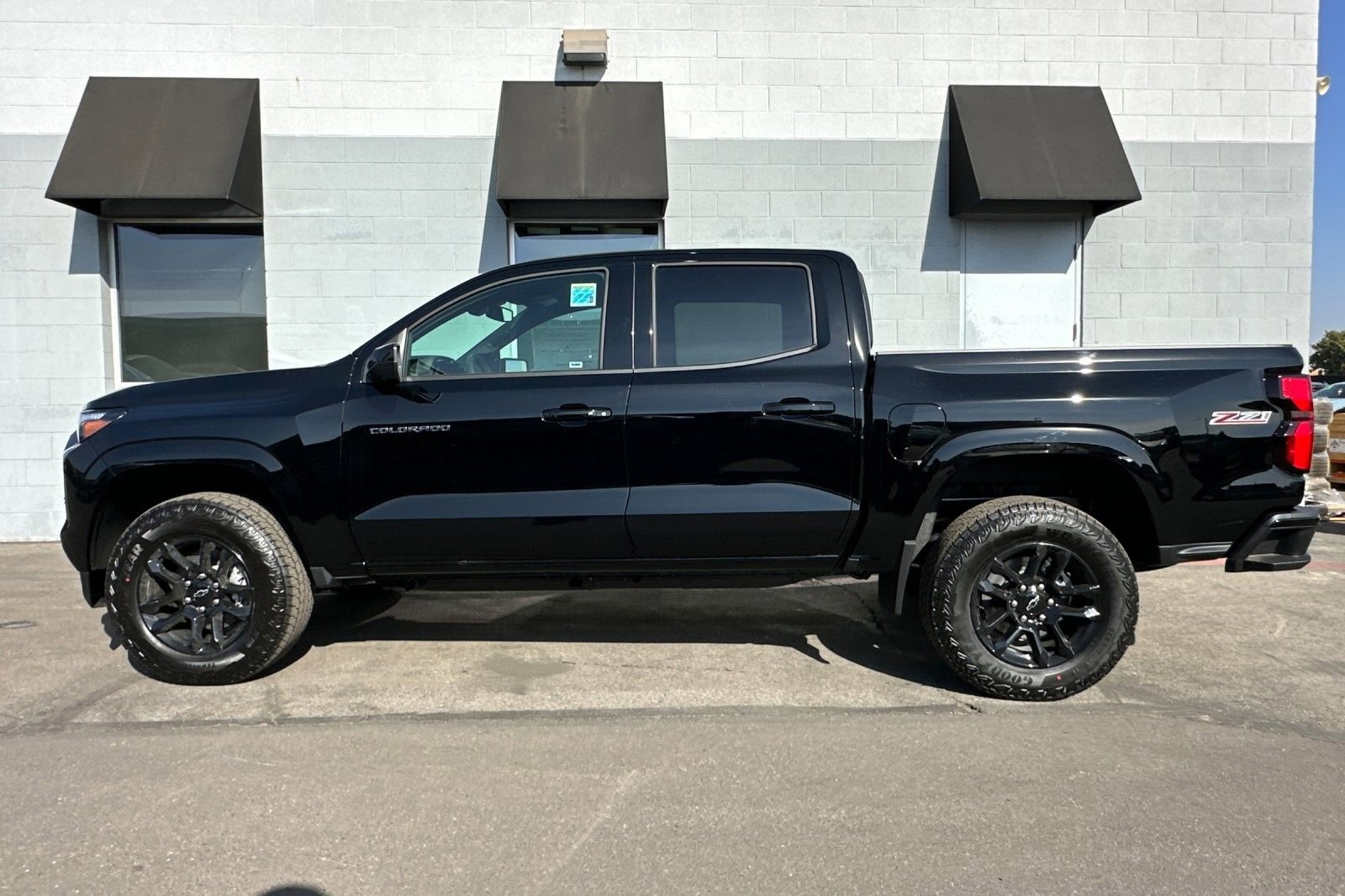 2025 Chevrolet Colorado Z71 photo 9