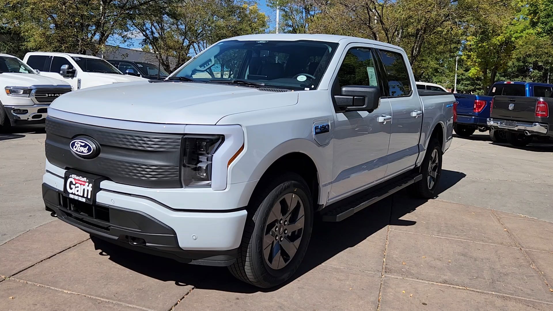2025 Ford F-150 Lightning photo 2