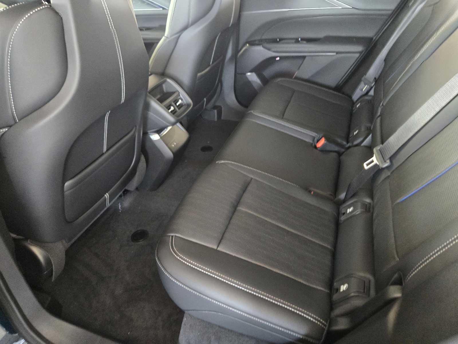 2025 Cadillac Lyriq Luxury photo 15