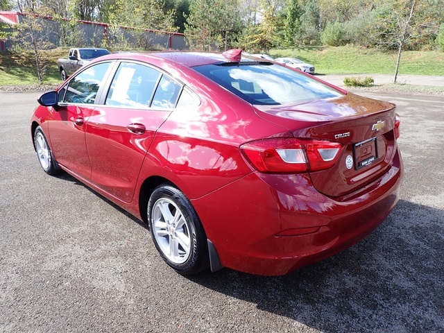 2018 Chevrolet Cruze LT photo 3