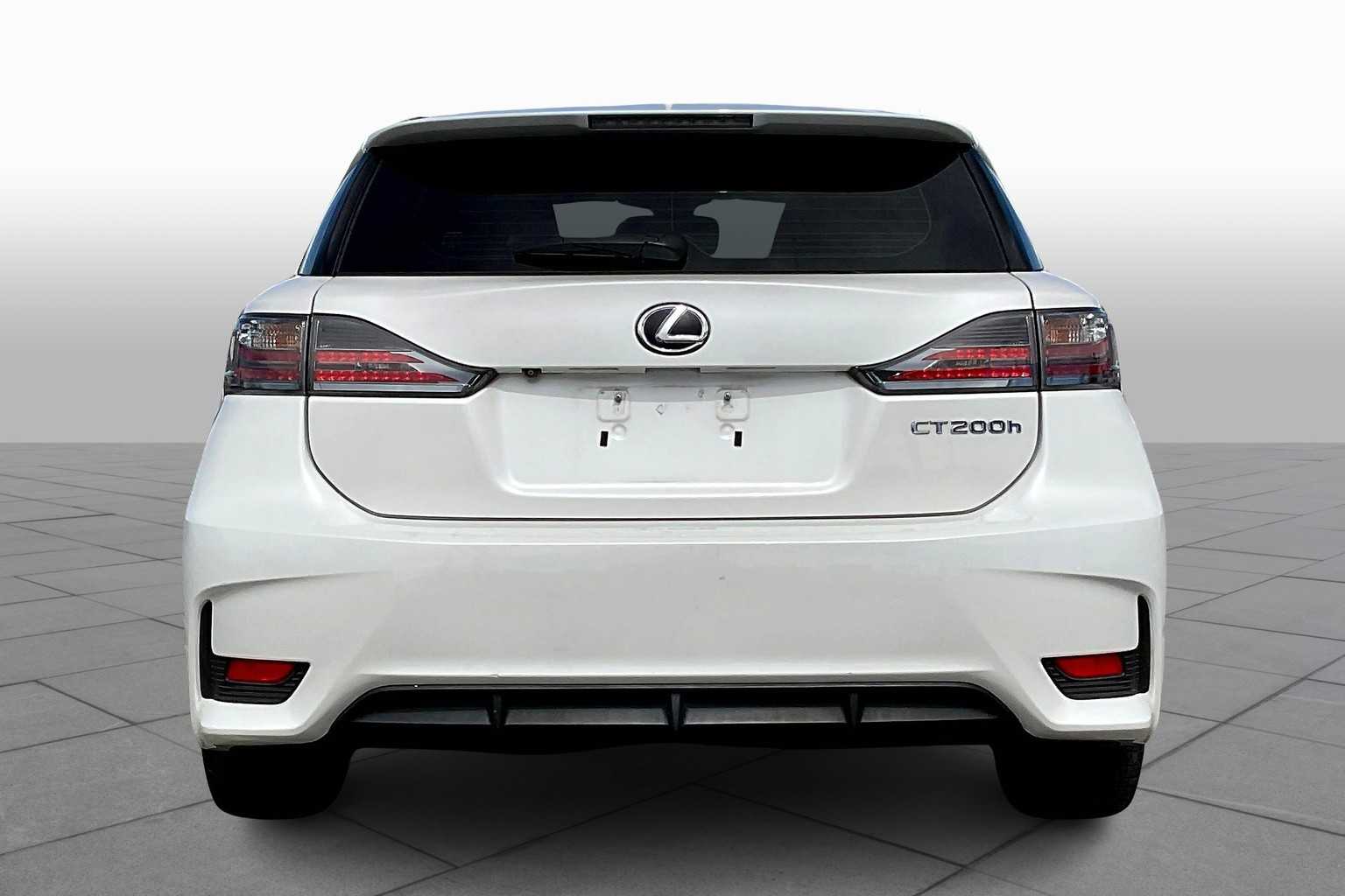 2014 Lexus CT 200h photo 3