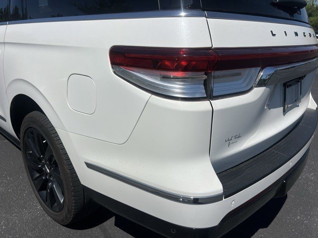 2023 Lincoln Navigator L photo 11