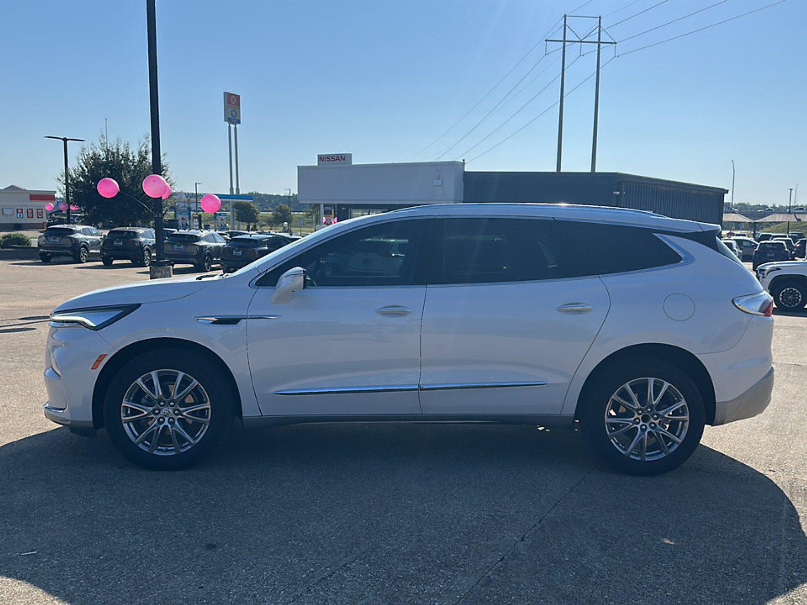 2023 Buick Enclave Premium photo 2