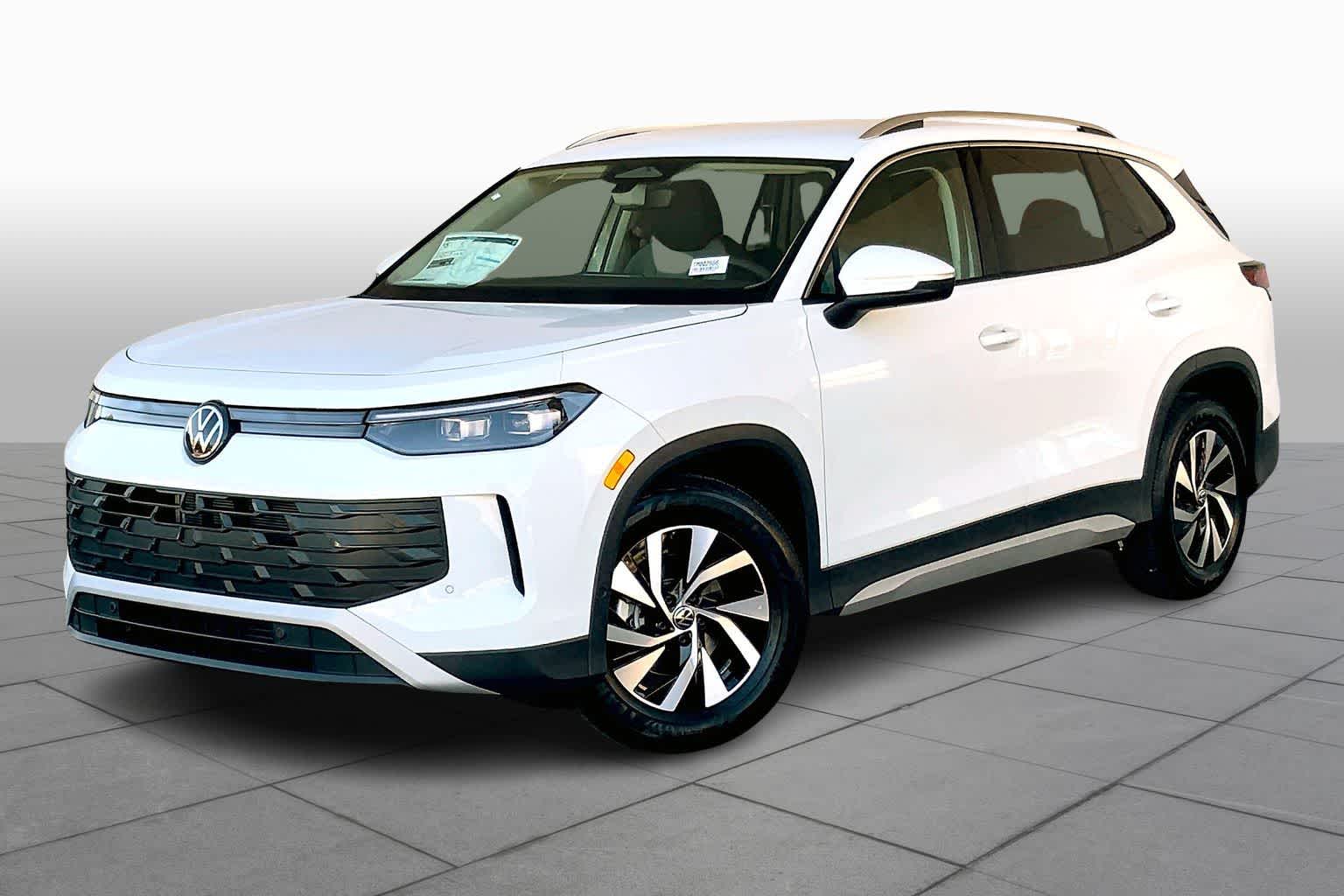 2026 Volkswagen Tiguan S's photo