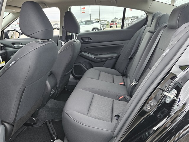 2025 Nissan Altima 2.5 SV photo 4