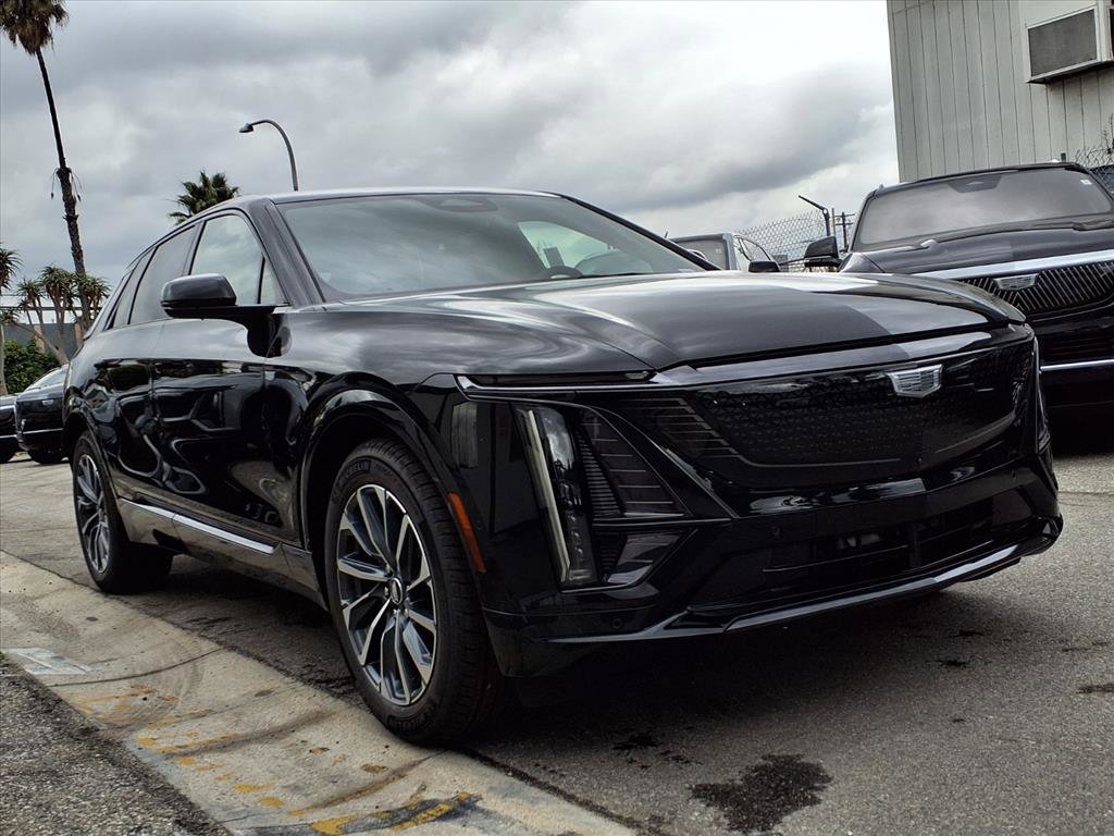 2026 Cadillac Lyriq Sport photo 3