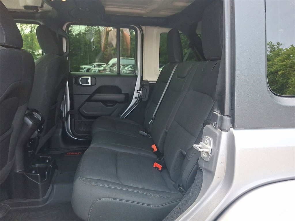 2021 Jeep Wrangler Unlimited Sahara photo 10