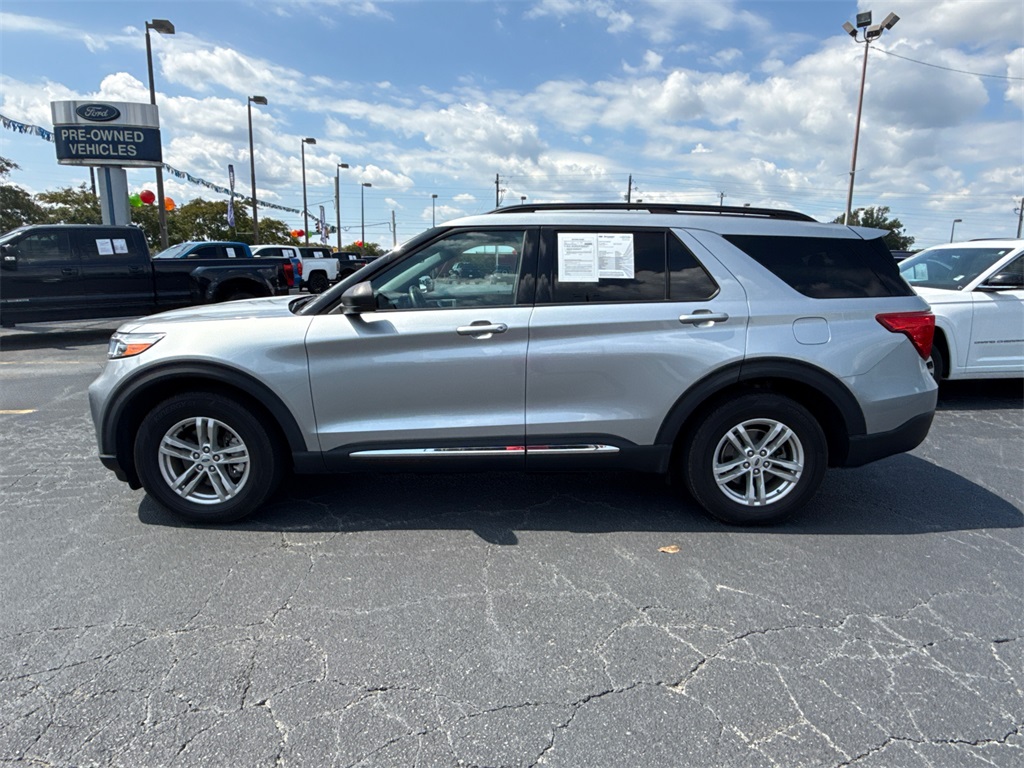 2023 Ford Explorer XLT photo 5