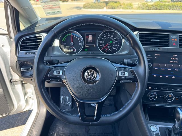 2019 Volkswagen e-Golf SE photo 7