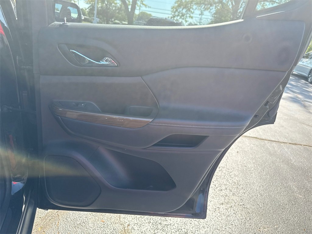 2023 Gmc Acadia SLE photo 32