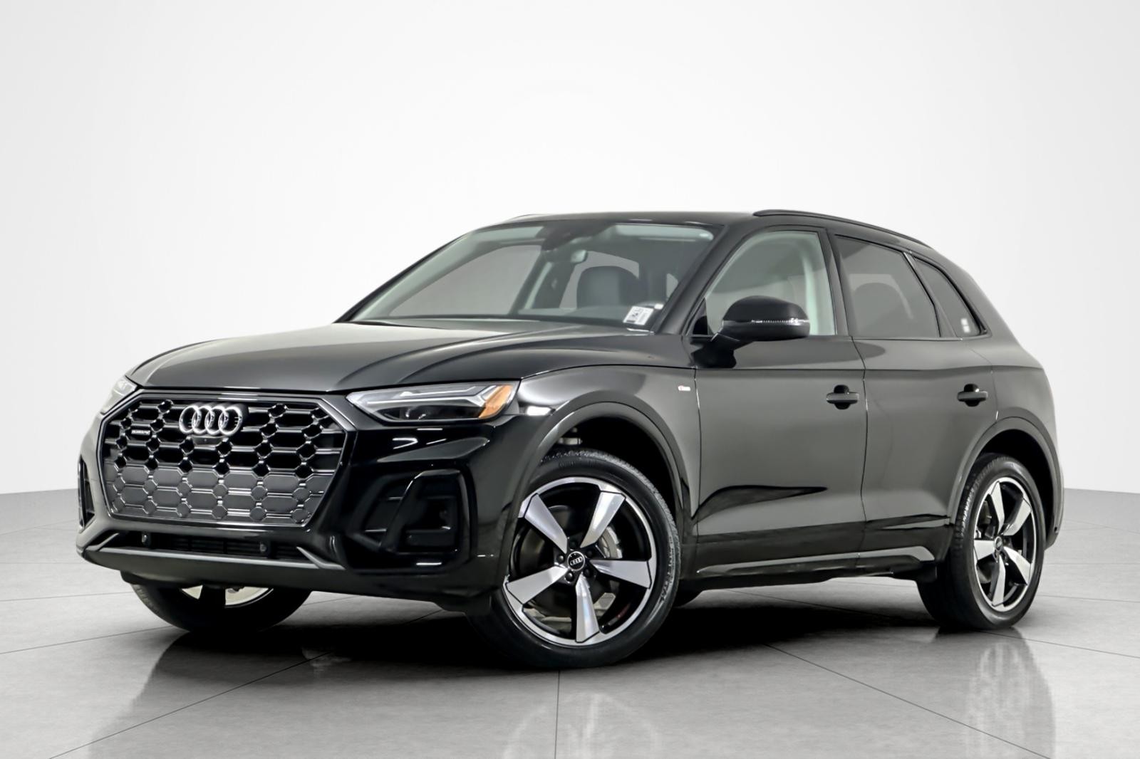 2022 Audi Q5 Premium Plus's photo