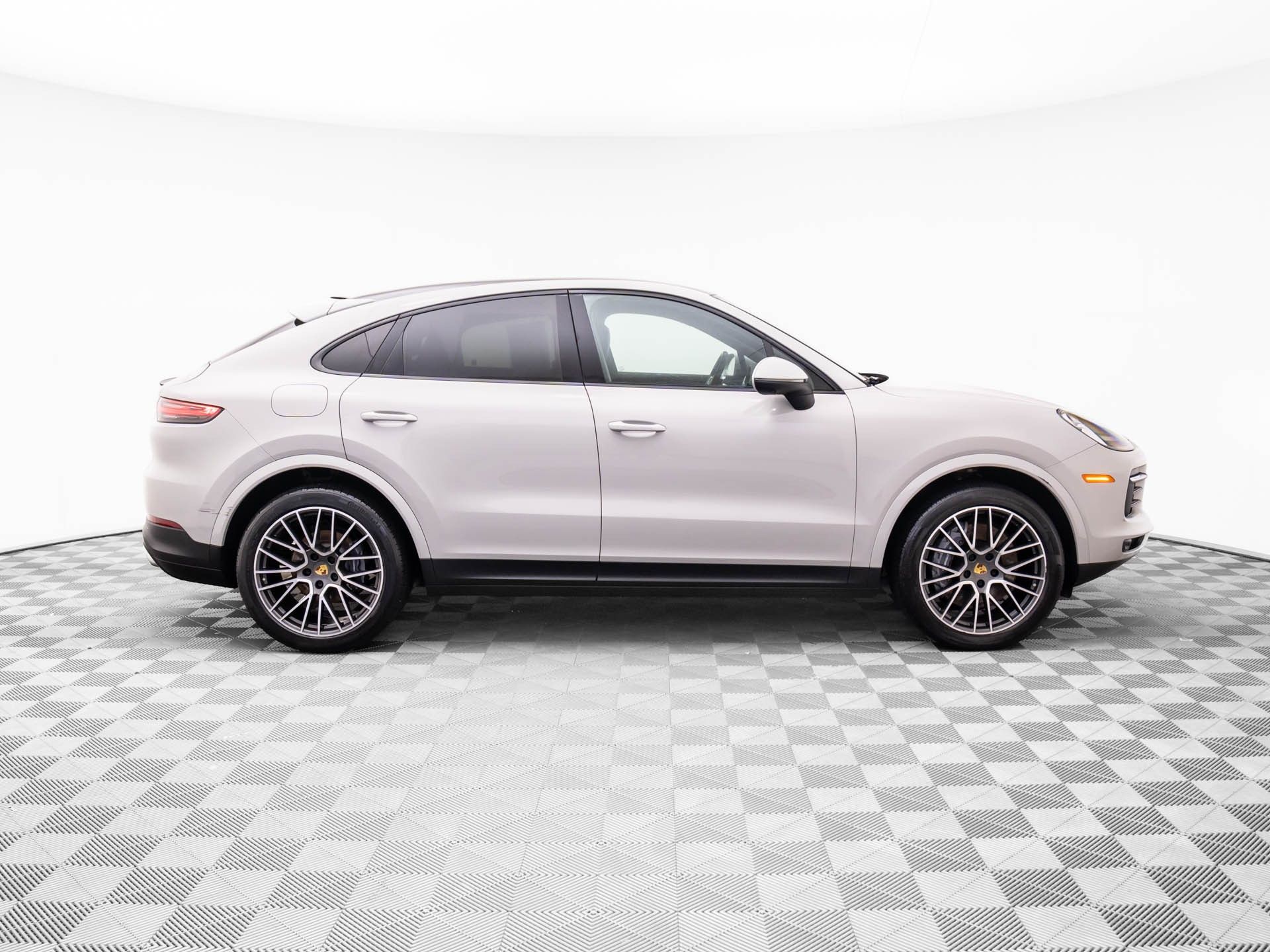 2021 Porsche Cayenne Coupe photo 5