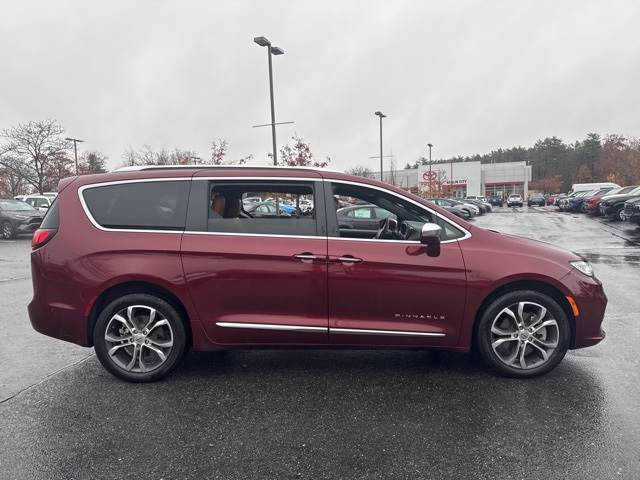 2022 Chrysler Pacifica Pinnacle photo 2