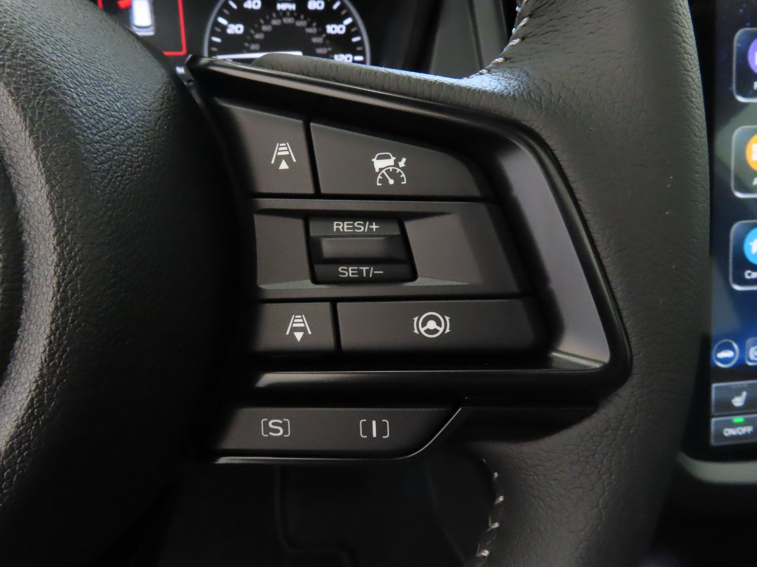 2025 Subaru Forester Premium Base photo 11