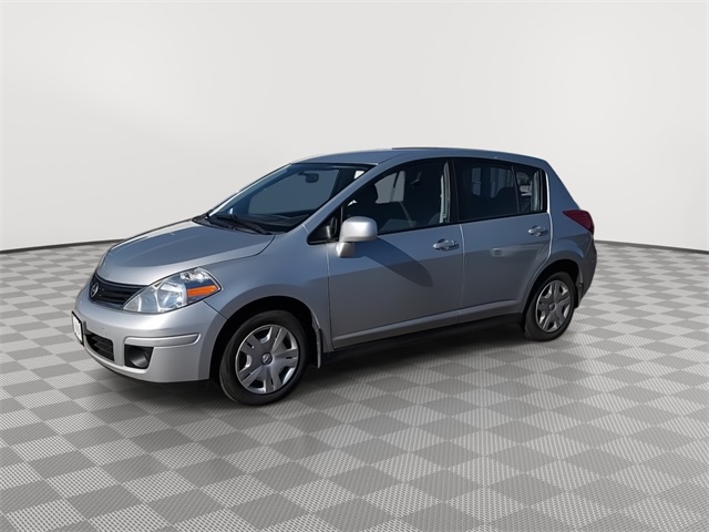 2010 Nissan Versa 1.8 S photo 3