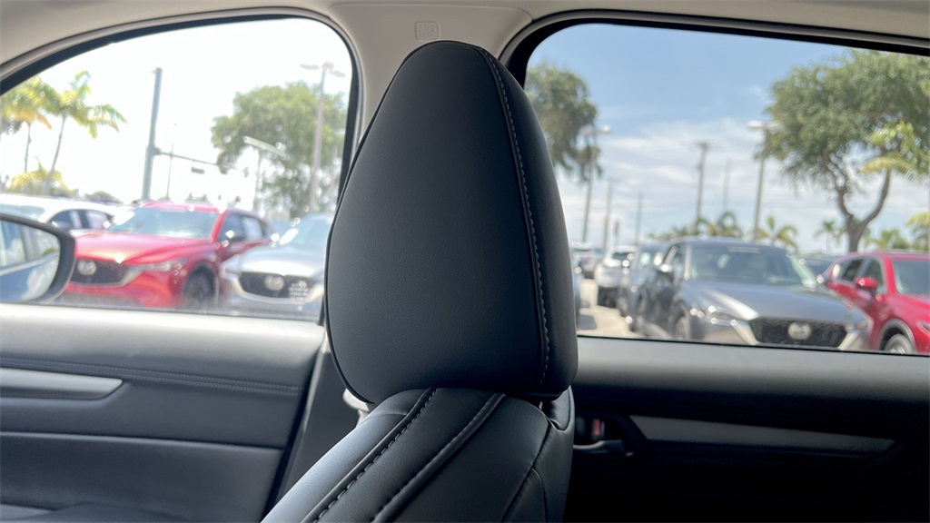2025 Mazda CX-5 2.5 Select photo 23