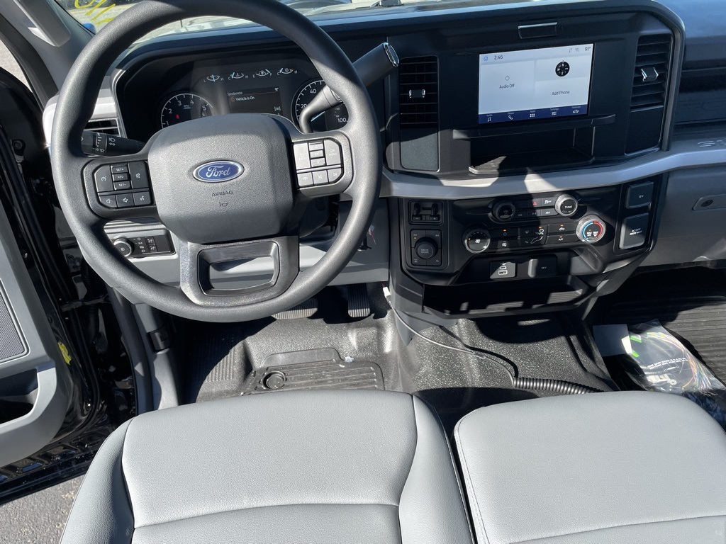 2025 Ford F-250 XL photo 4