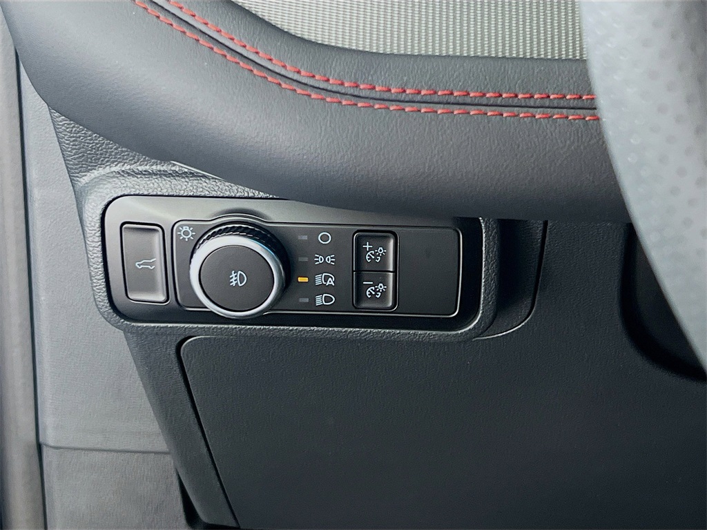 2025 Ford Explorer ST photo 18