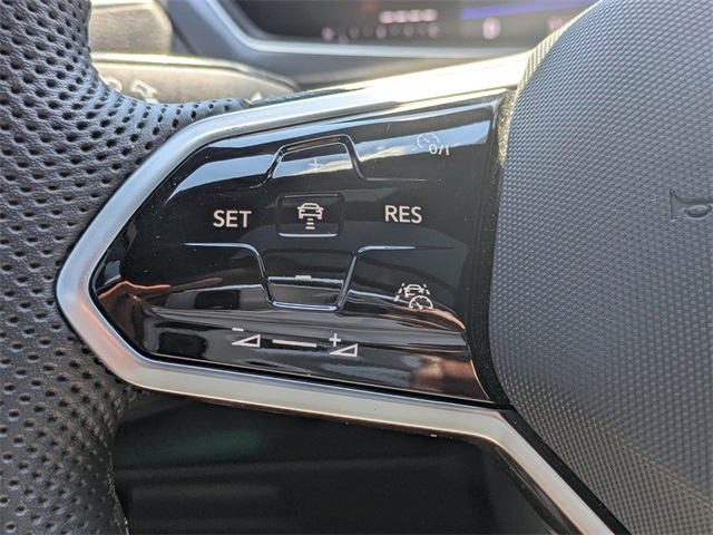 2024 Volkswagen Tiguan SE R-Line Black photo 27