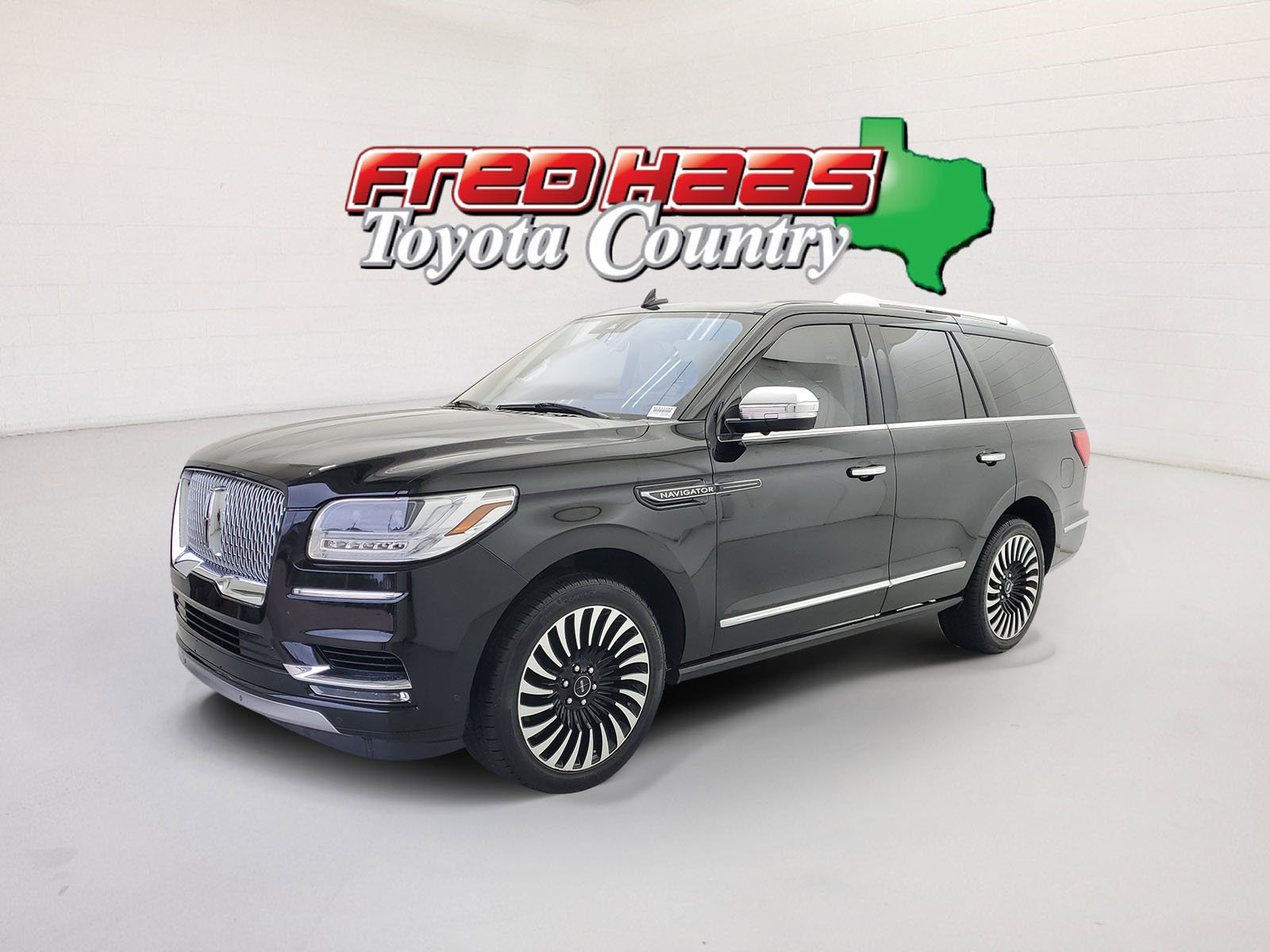 2018 Lincoln Navigator Black Label's photo