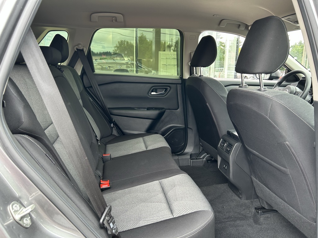 2024 Nissan Rogue SV photo 26