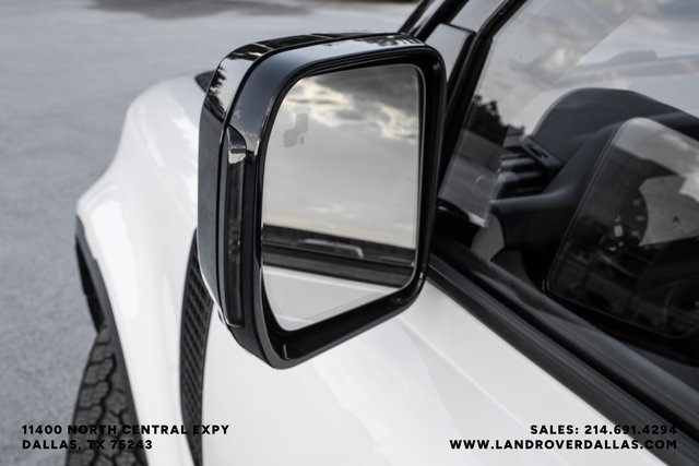2023 Land Rover Defender 110 X-Dynamic SE photo 39