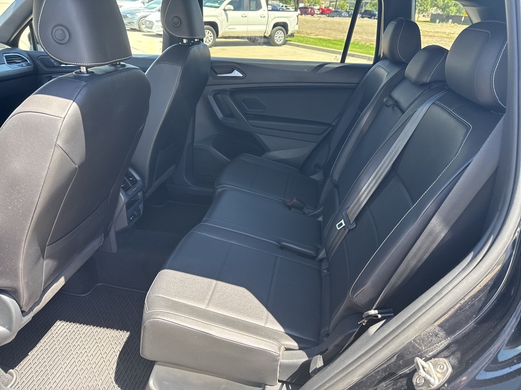 2021 Volkswagen Tiguan SE R-Line Black photo 14