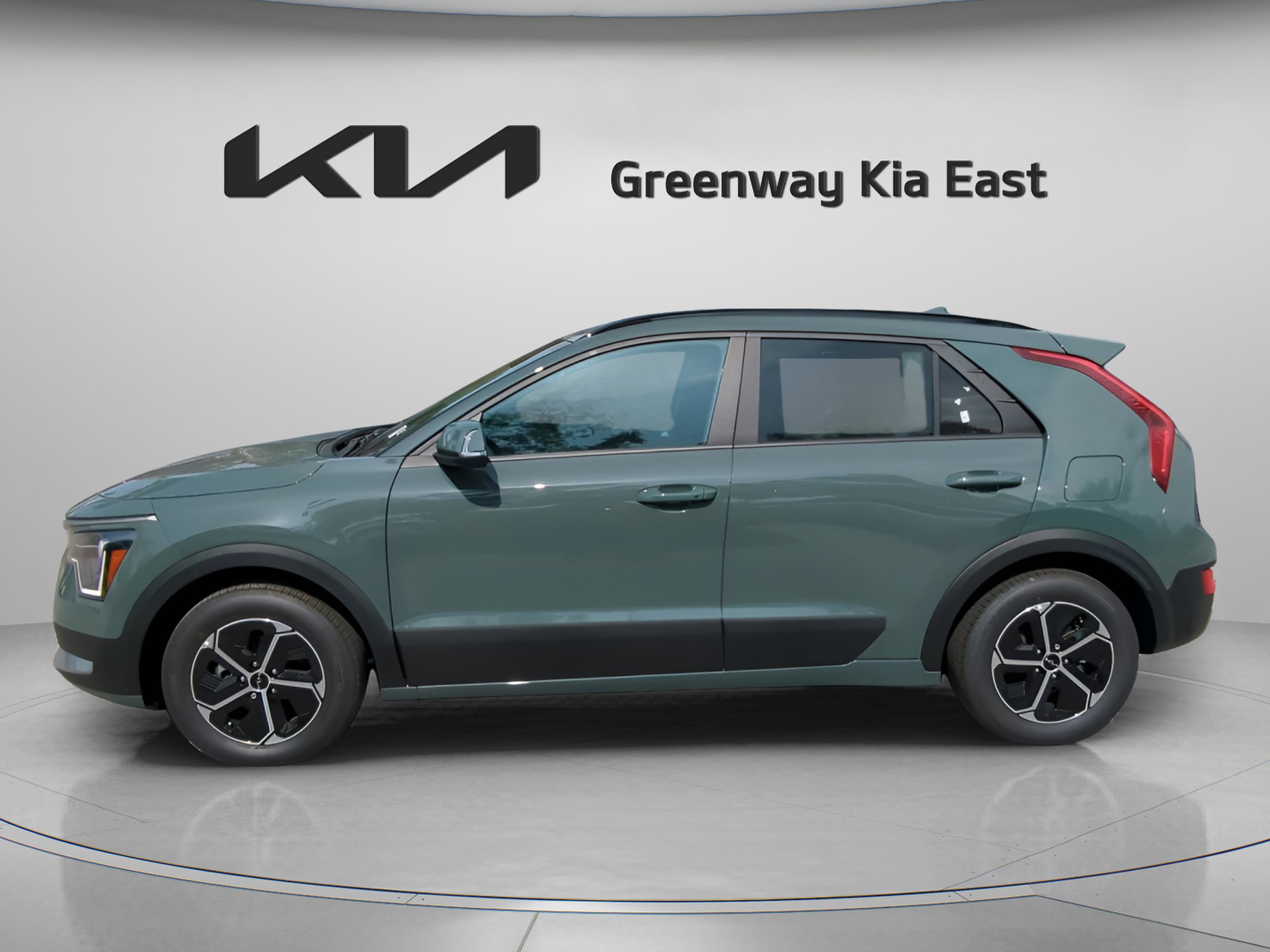 2025 Kia Niro EX photo 3
