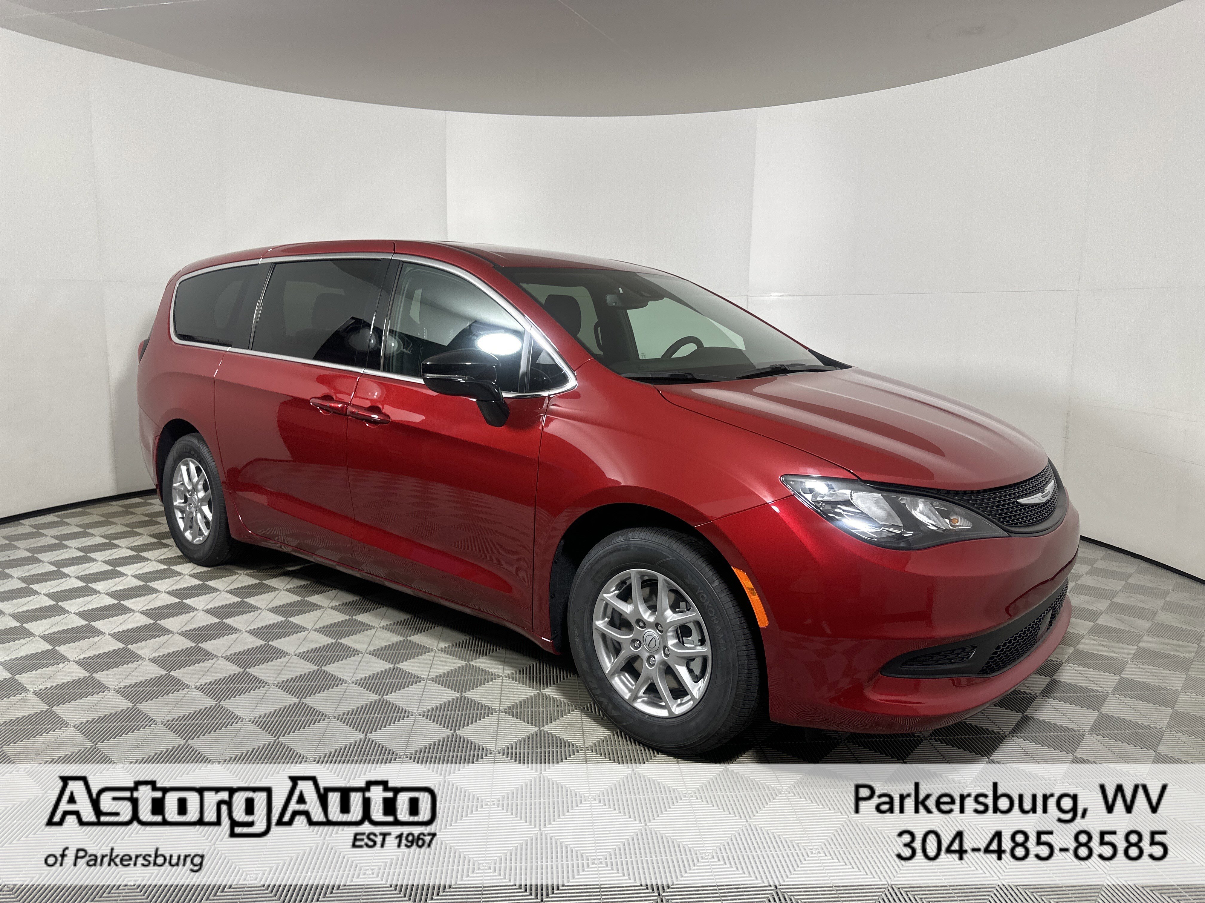 2025 Chrysler Voyager LX's photo