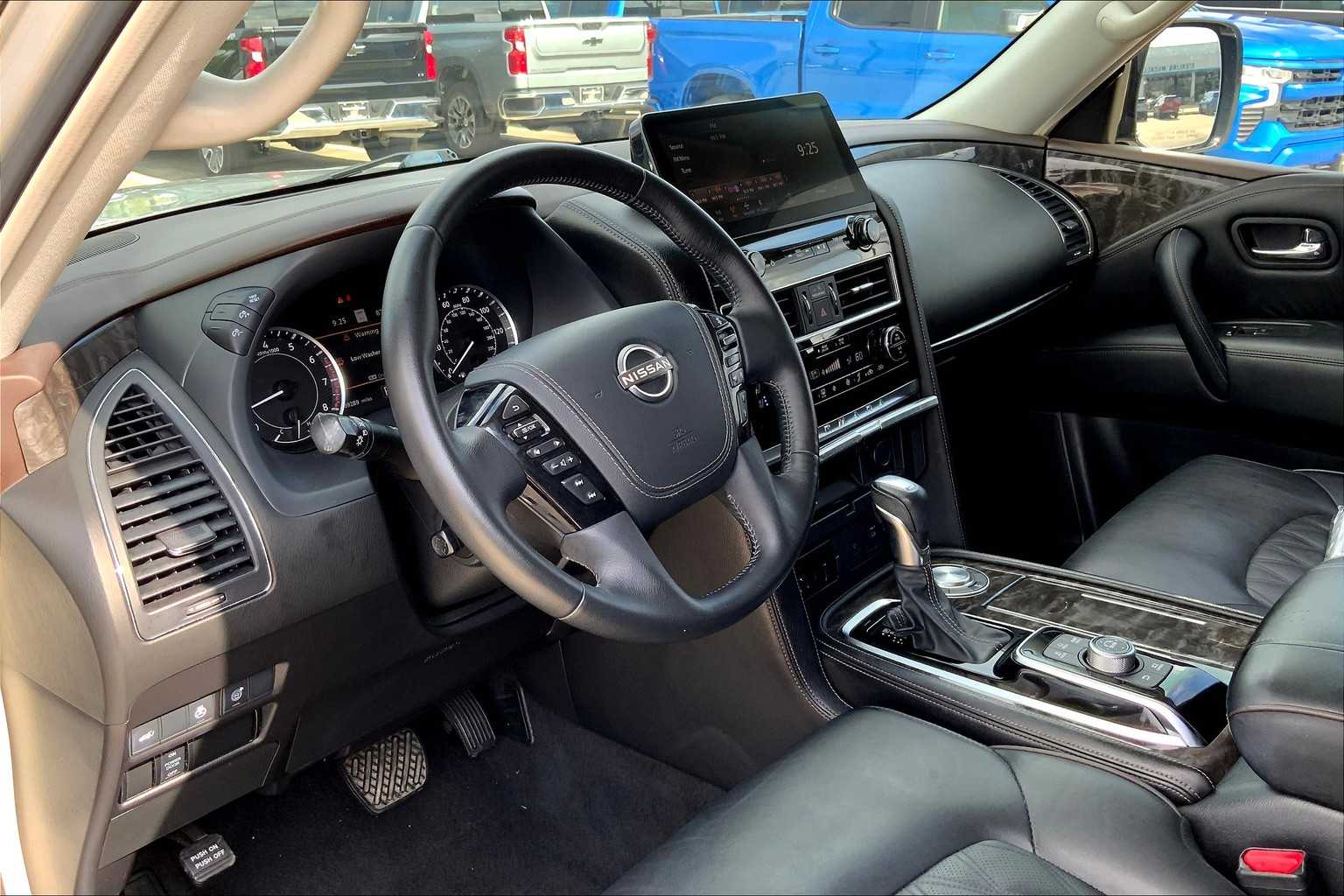 2021 Nissan Armada Platinum photo 17