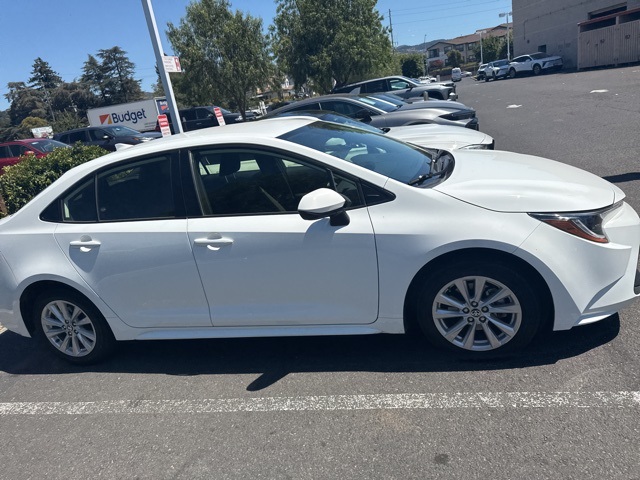 2024 Toyota Corolla LE photo 4