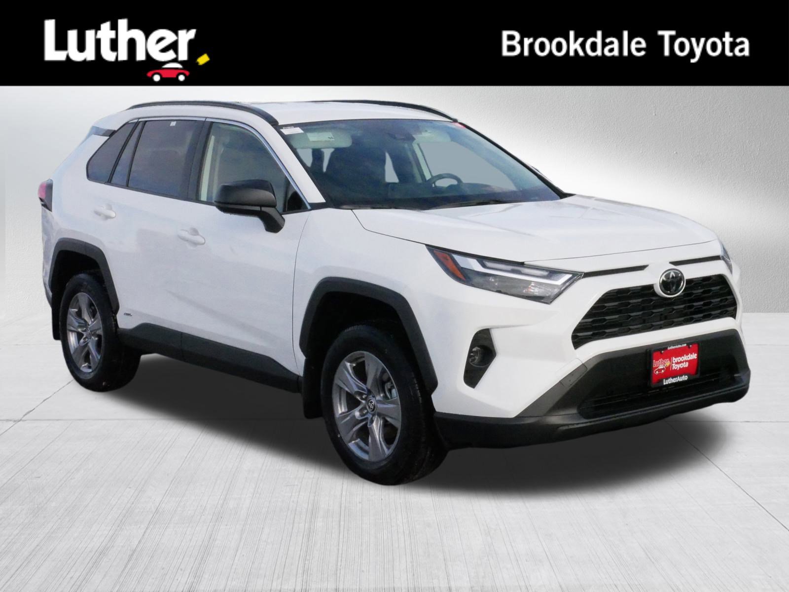 2025 Toyota RAV4 LE's photo