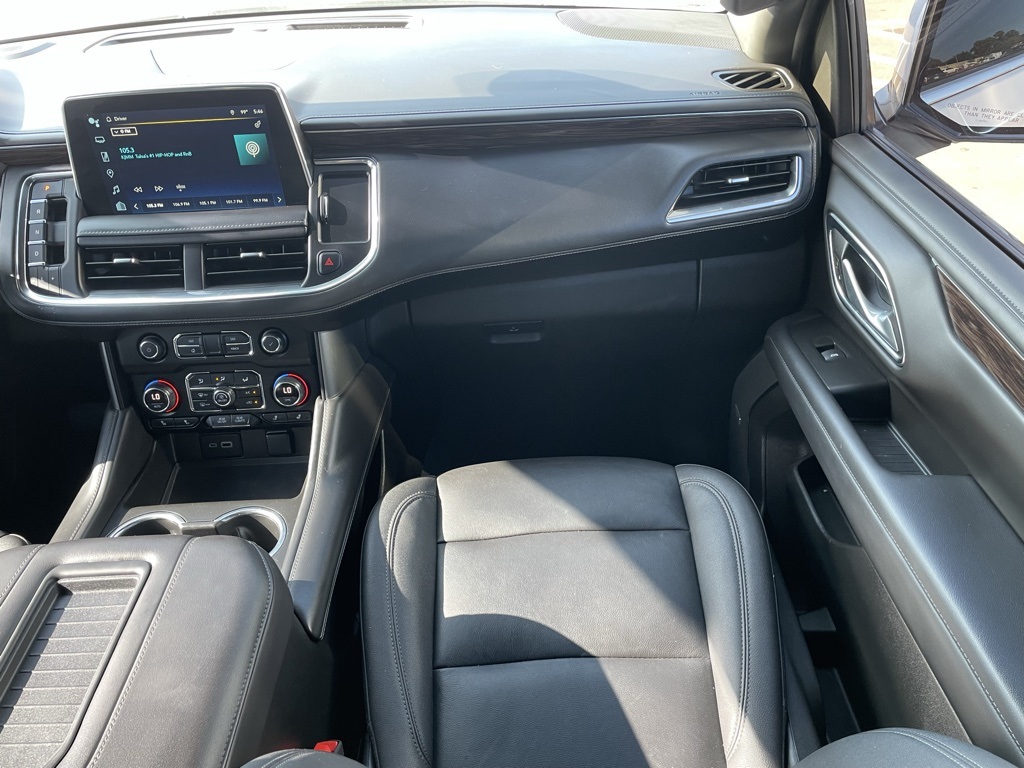 2022 Chevrolet Suburban LT photo 12