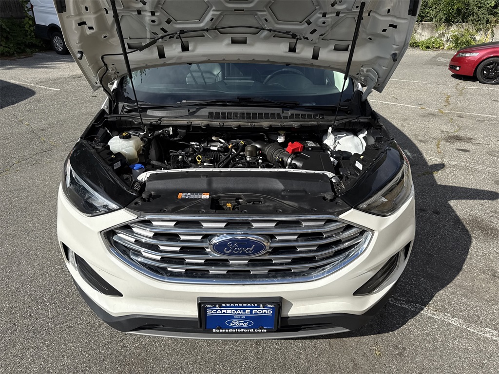 2022 Ford Edge SEL photo 23