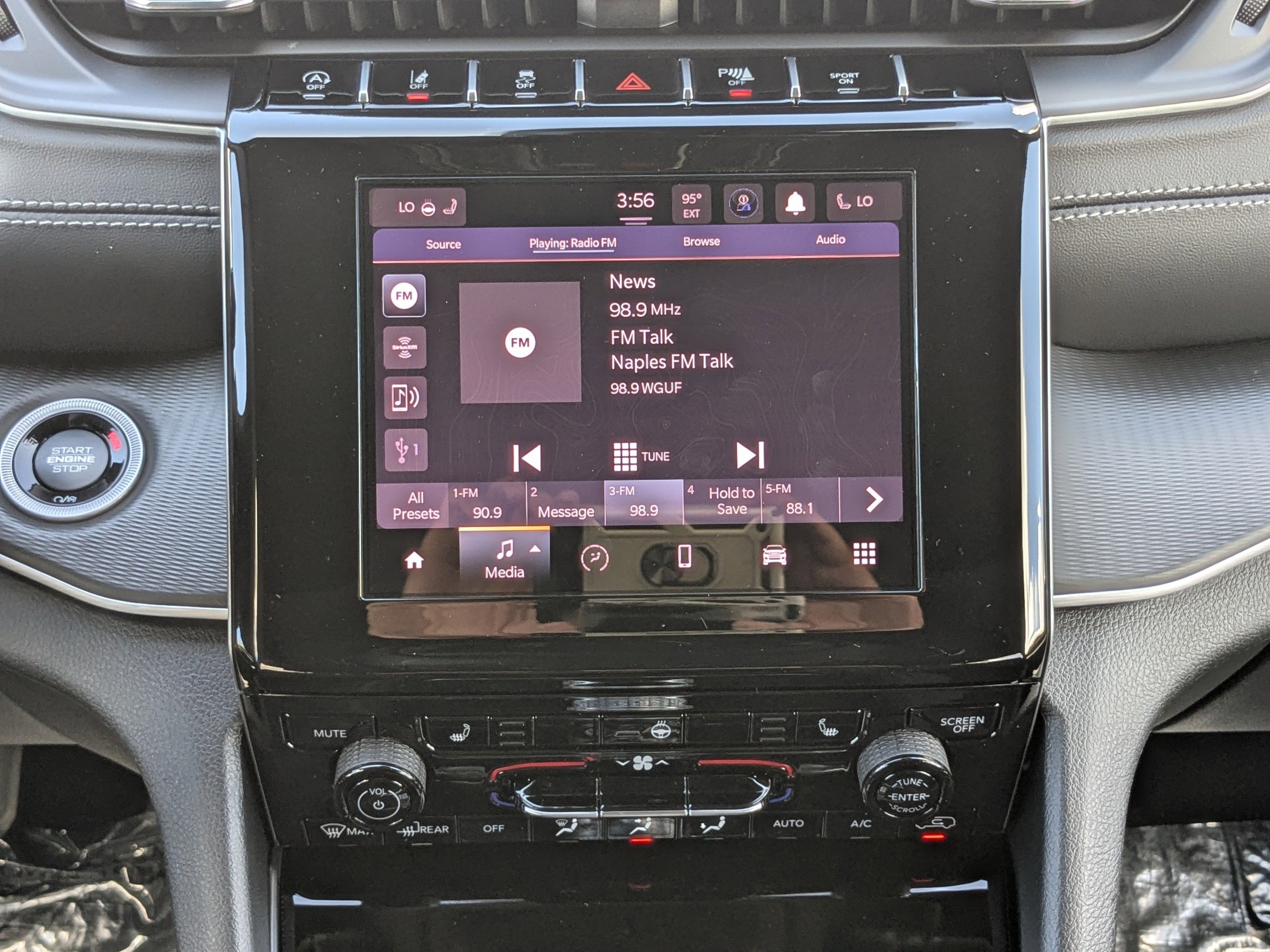 2025 Jeep Grand Cherokee Laredo X photo 17