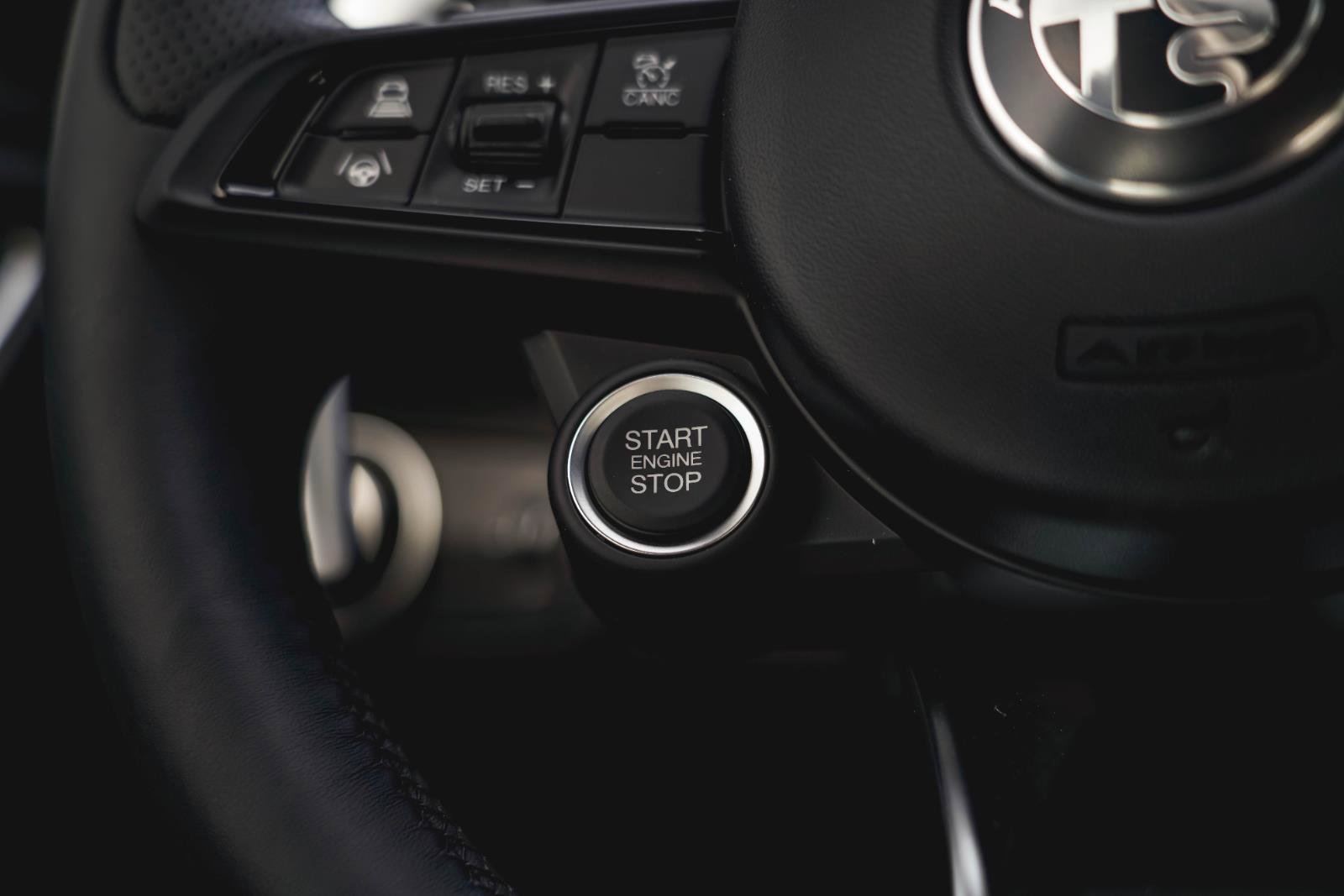 2025 Alfa Romeo Giulia Base photo 21