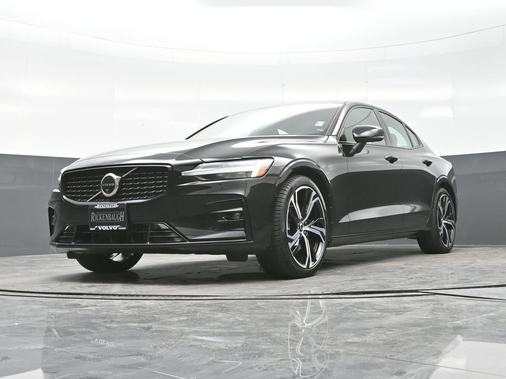 2024 Volvo S60 B5 Plus photo 16