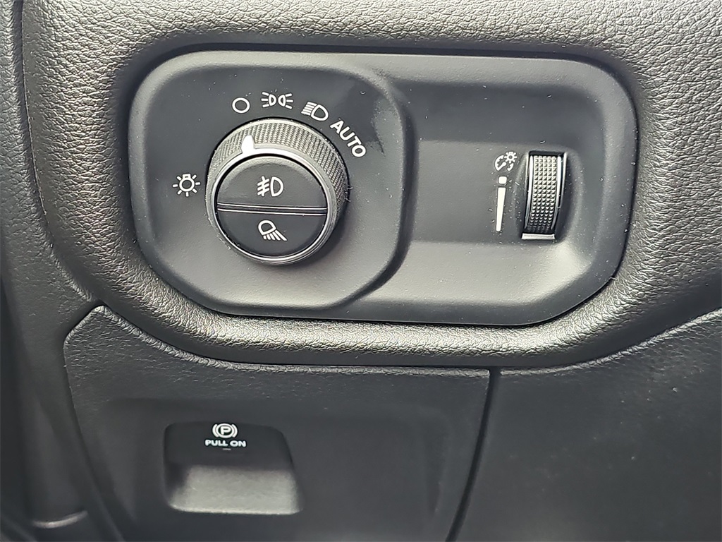 2025 Ram 1500 Tradesman photo 25